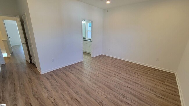 Building Photo - 31 Marble St