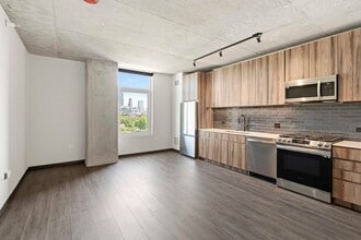 Building Photo - 154 N Ashland Ave