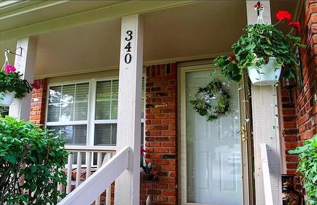 Foto del edificio - 340 Hartland Ave