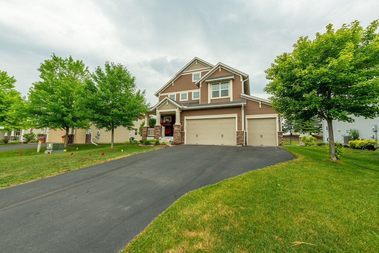 Rare fully updated, 4 bed home in carver s... House Rental in Carver, MN