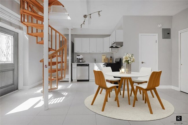 Foto del edificio - 342 E 53rd St