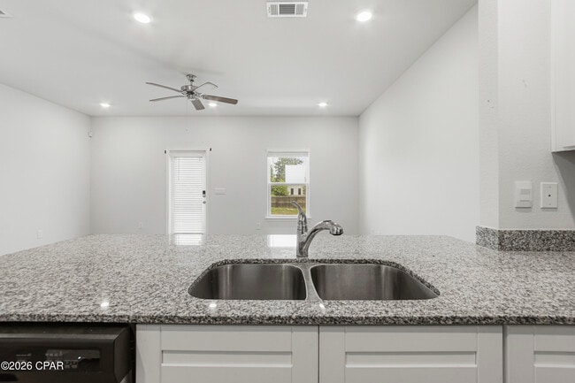 Building Photo - 1749 Jakes Dr