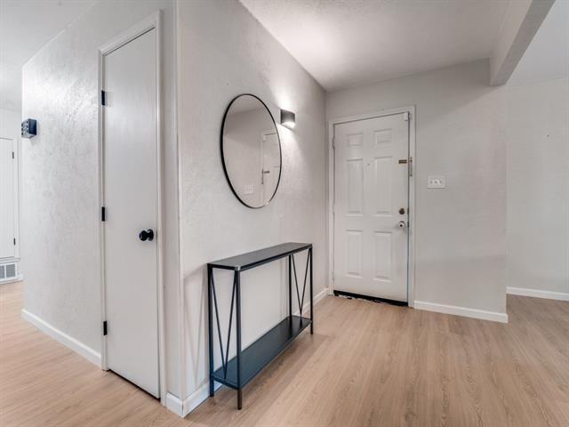 Foto del edificio - 9322 Shipman St