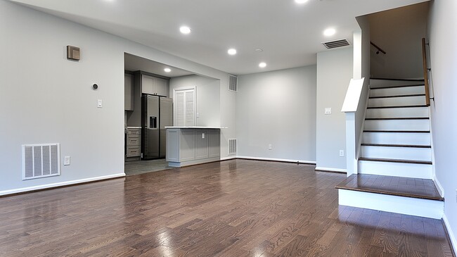 Spacious loving area - 603 Kirby Way