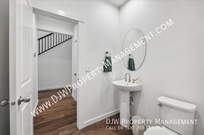 Building Photo - 14588 Cooper Sunrise Dr