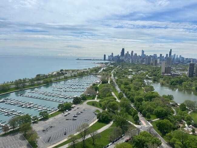 Foto del edificio - 2800 N Lake Shore Dr