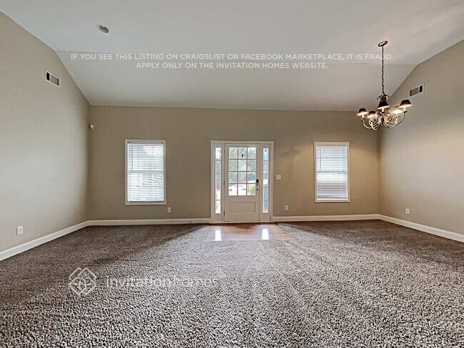 Foto del edificio - 8210 Mossybrook Ln