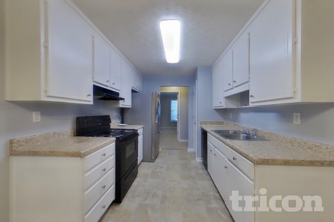 Building Photo - 137 Poplar Way