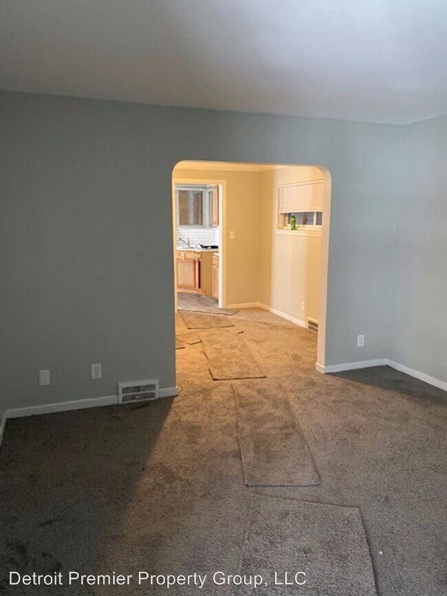 Building Photo - 3 br, 1 bath House - 12757 Mettetal St.