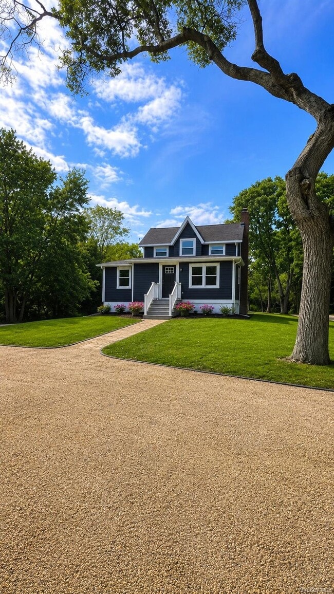Building Photo - 452 Montauk Hwy