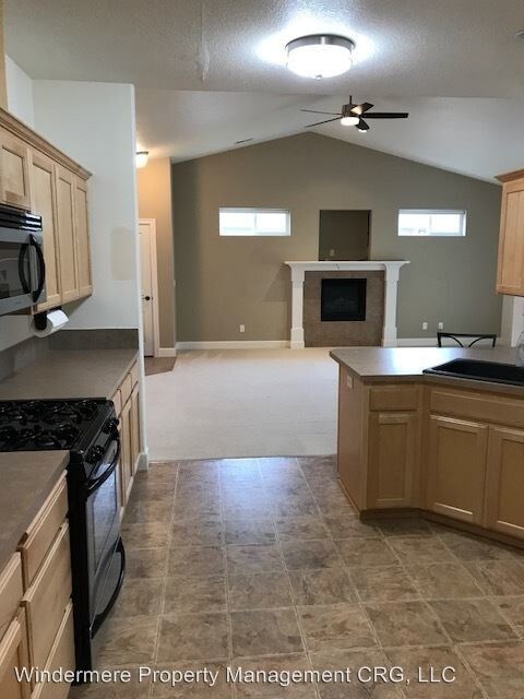 Building Photo - 1204 Island Way