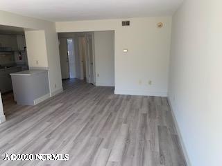 Building Photo - 10157 Beach Dr SW