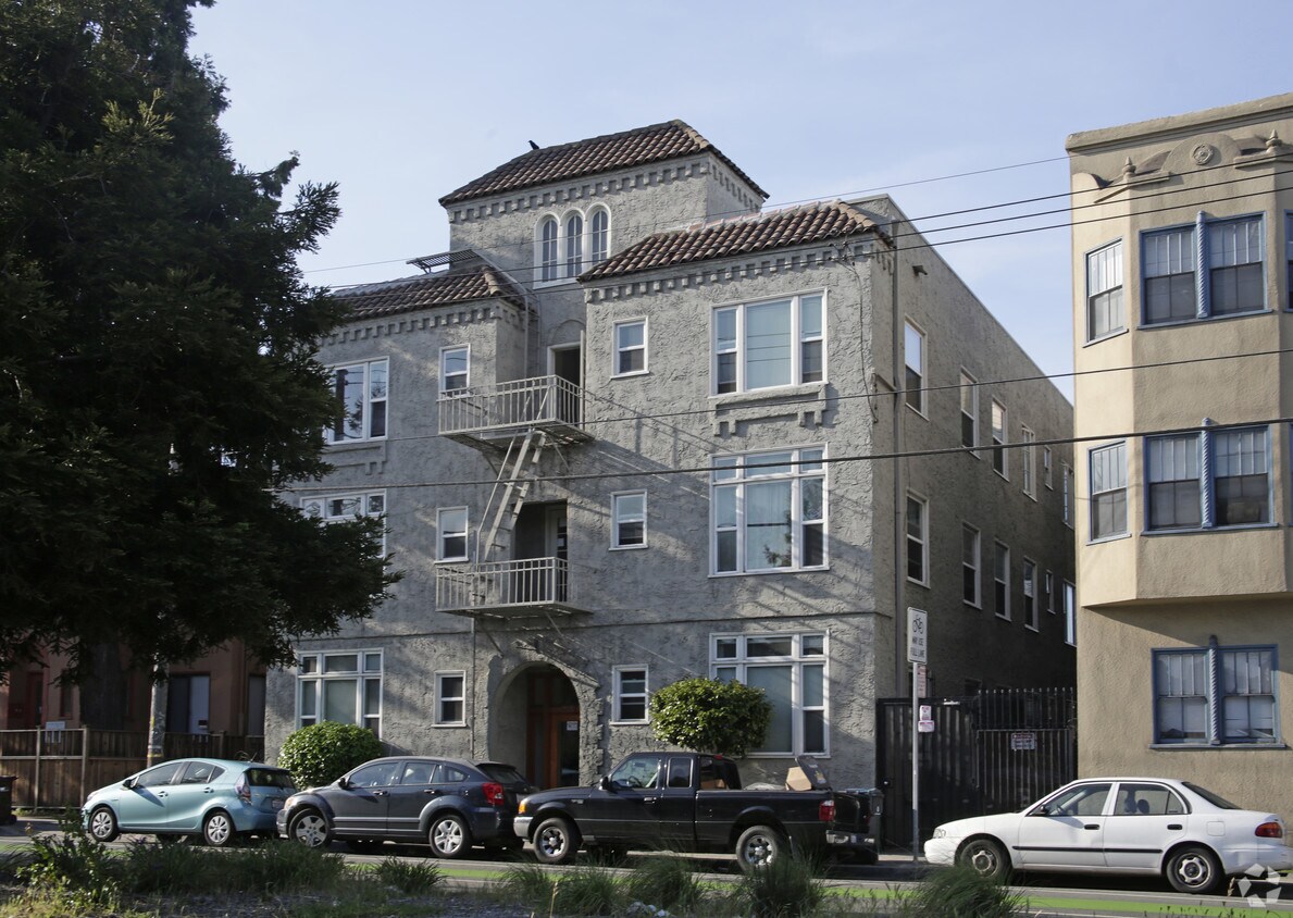 Primary Photo - 715 40th St