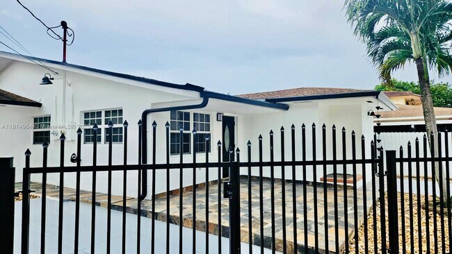 Foto del edificio - 3182 SW 25th Ter