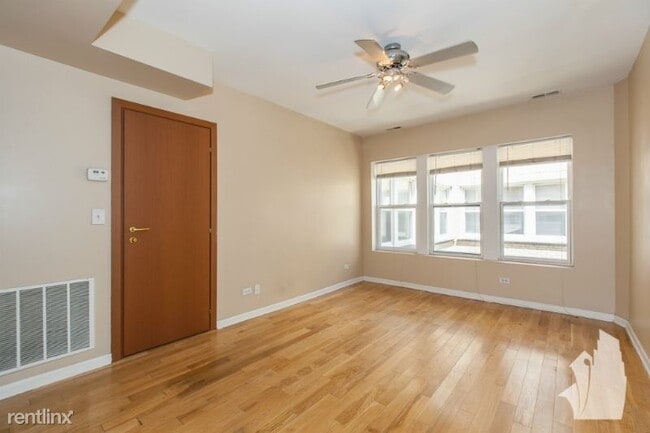 Building Photo - 4748 N Albany Ave