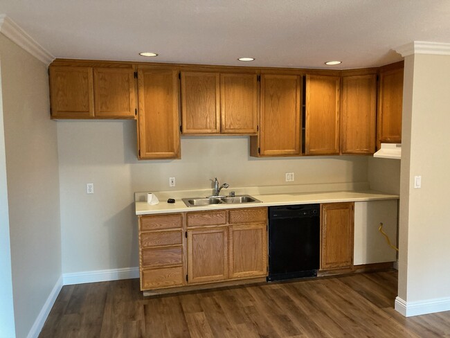 Building Photo - 21819 Belshire Ave