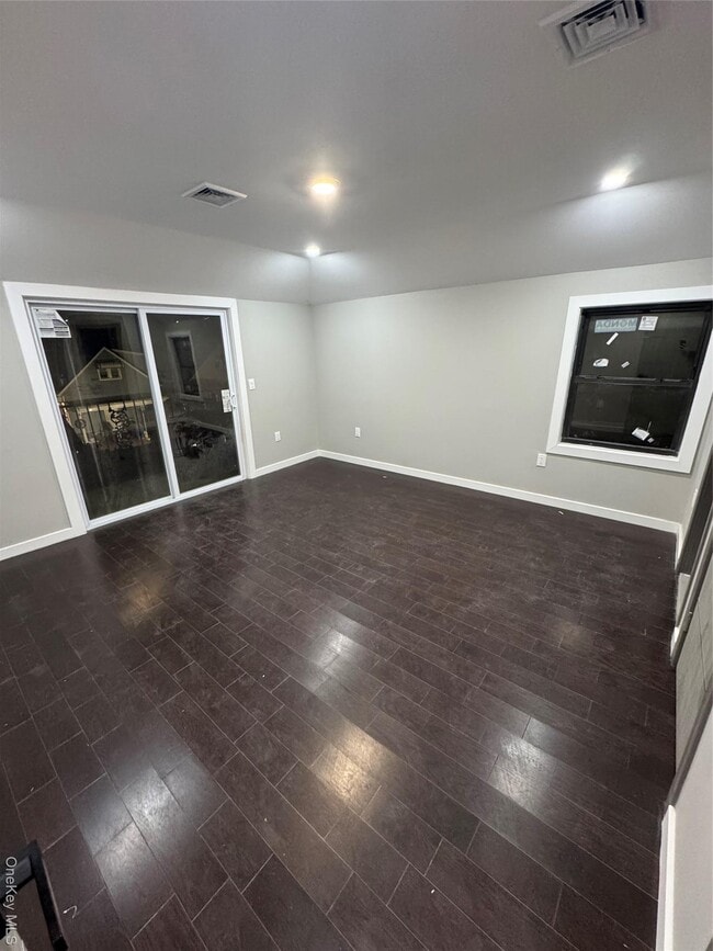 Building Photo - 167-20 140th Ave