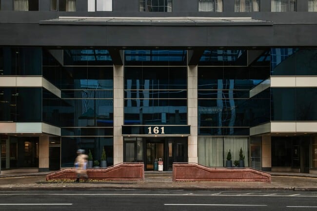 Building Photo - 161 Laurier Av W