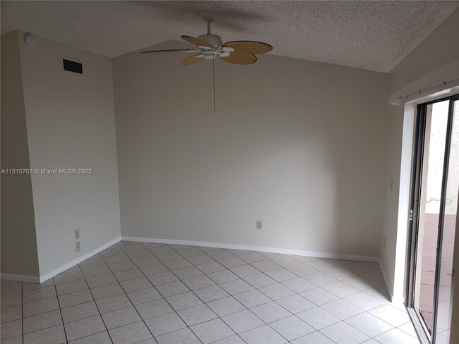 Building Photo - 1272 Sandpiper Blvd
