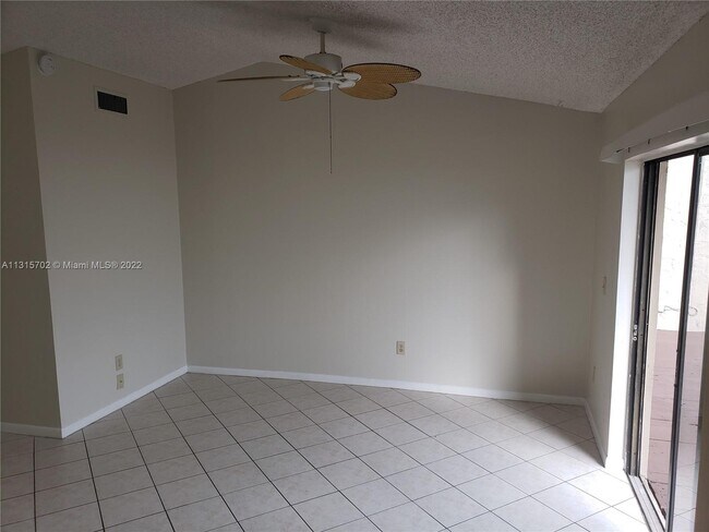 Foto del edificio - 1272 Sandpiper Blvd