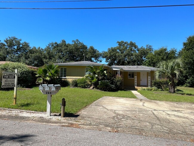 Building Photo - Pensacola - Warrington - 1 Bedroom, 1 Bath...