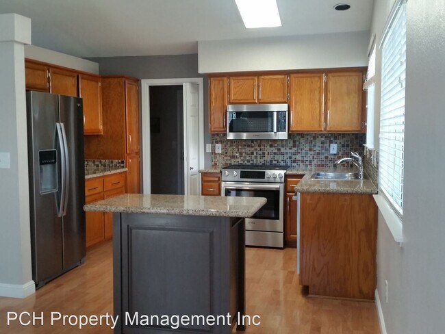 Building Photo - 4 br, 2 bath House - 1419 Legends Way