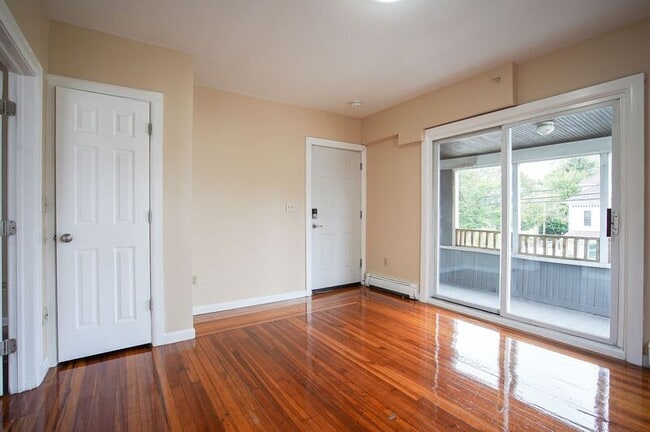 Building Photo - 143 Skeele St