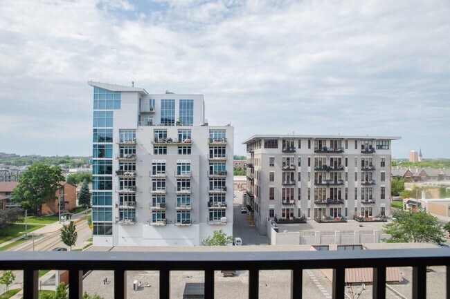 Foto del edificio - 1237 N Van Buren St