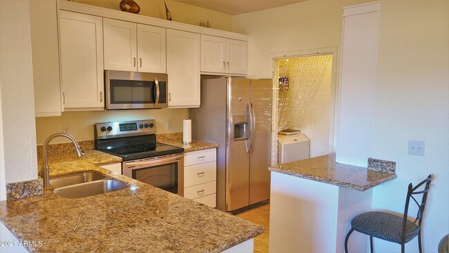 Building Photo - 16013 S Desert Foothills Pkwy