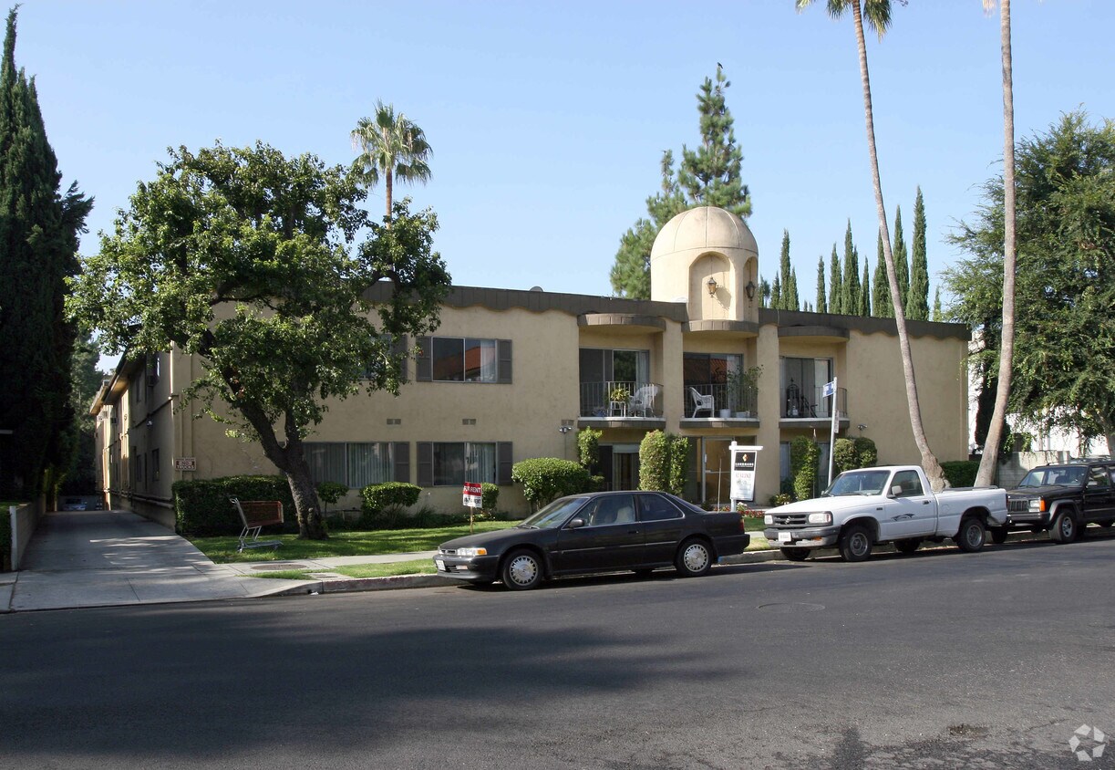 Building Photo - Oasis Gardens
