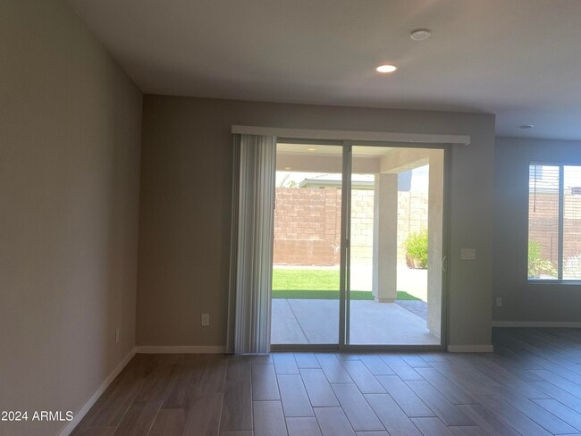 Building Photo - 3544 E Sands Dr
