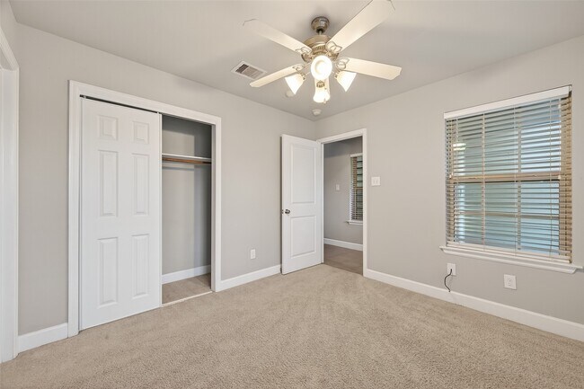 Building Photo - 4208 Old Spanish Trl