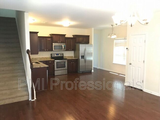 Building Photo - 3006 Bienville Drive