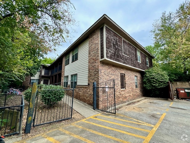 Building Photo - 1355 Oakland Ave