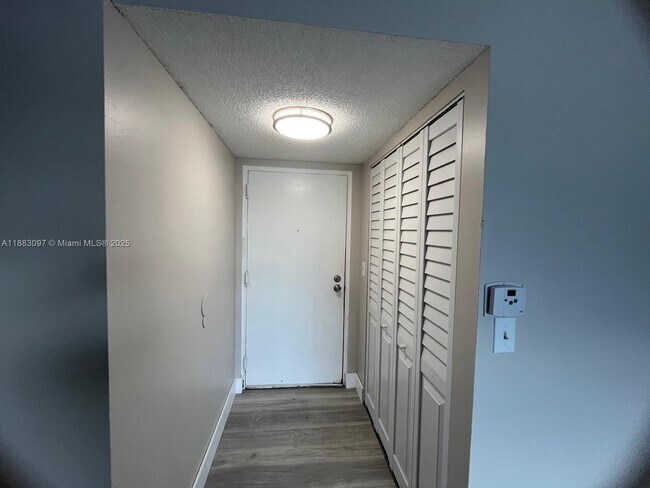 Foto del edificio - 3400 Foxcroft Rd