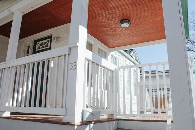 Building Photo - 33 Sheppard St. FOR RENT