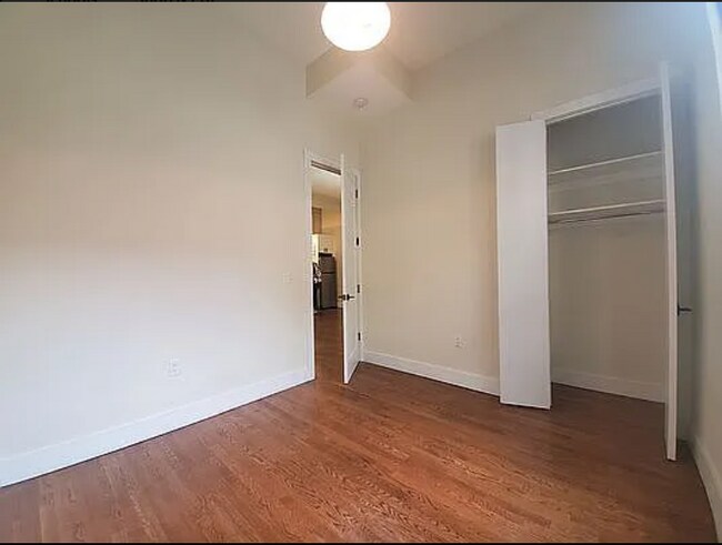 Building Photo - 565 Evergreen Ave