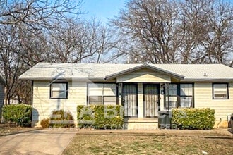 Building Photo - 507 Adams Ave