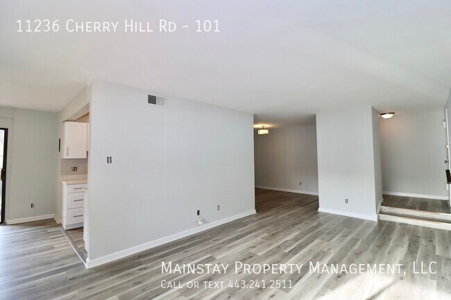 Foto del edificio - Updated 3 Bedroom Condo with Balcony!