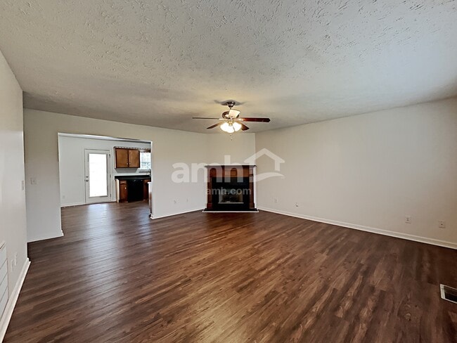 Building Photo - 200 Priest View Dr