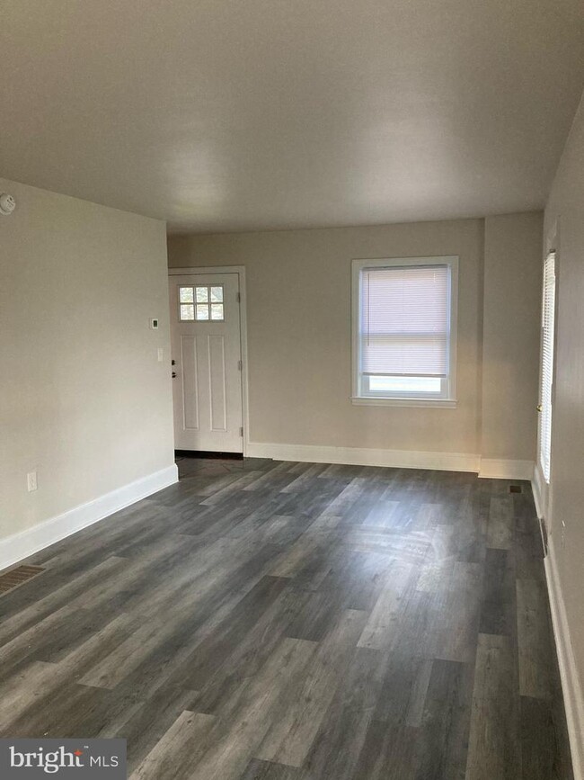 Building Photo - 3816 Horseshoe Pike