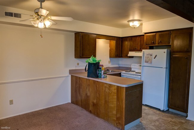 Building Photo - 129 Highland Ave