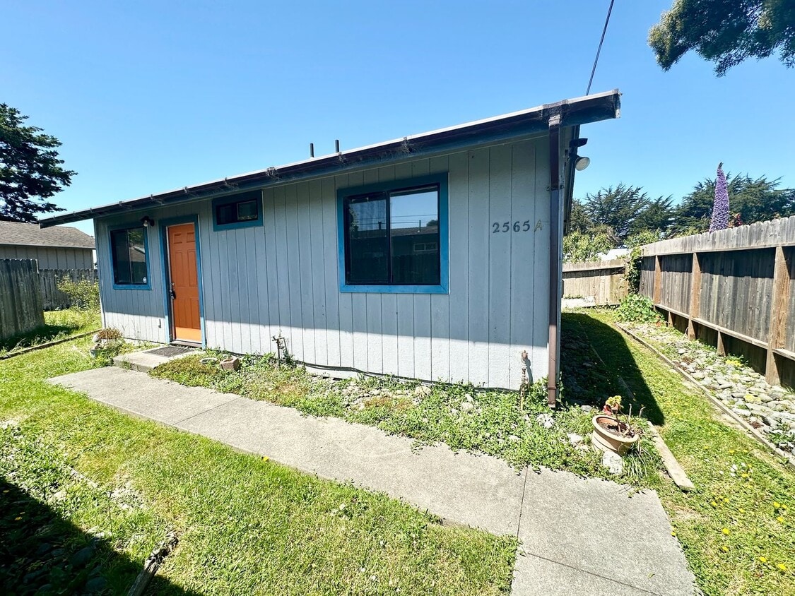 Primary Photo - Charming 2BR Home in Arcata with Fenced Yard