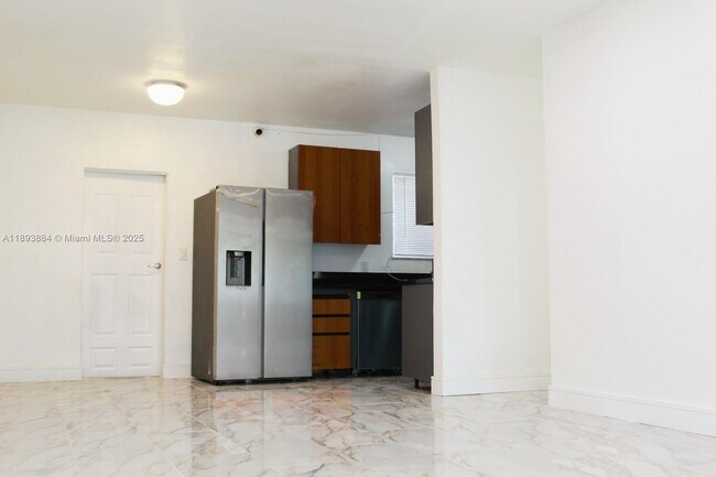 Foto del edificio - 1831 NW 185th St