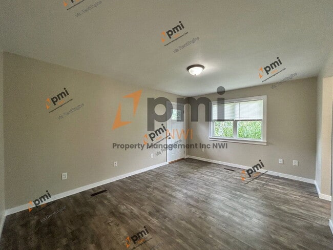 Building Photo - 2908 Oakdale Ave