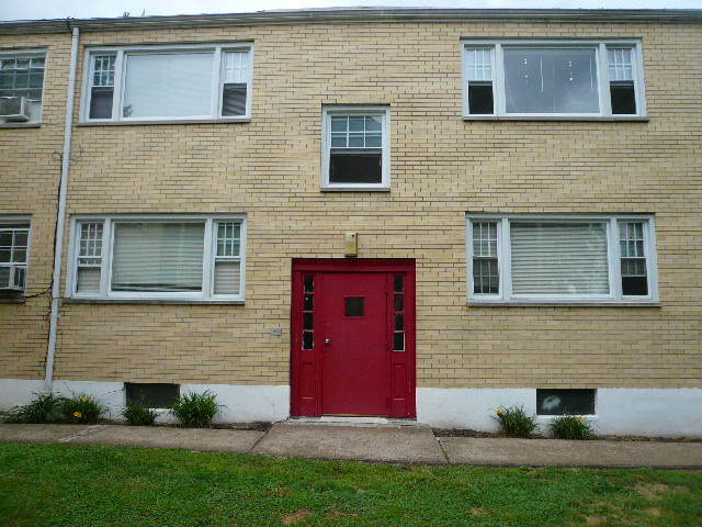 Foto del edificio - 87 Evergreen Ave