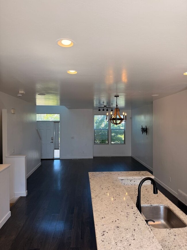 Building Photo - 4827 S Jordan Pkwy W