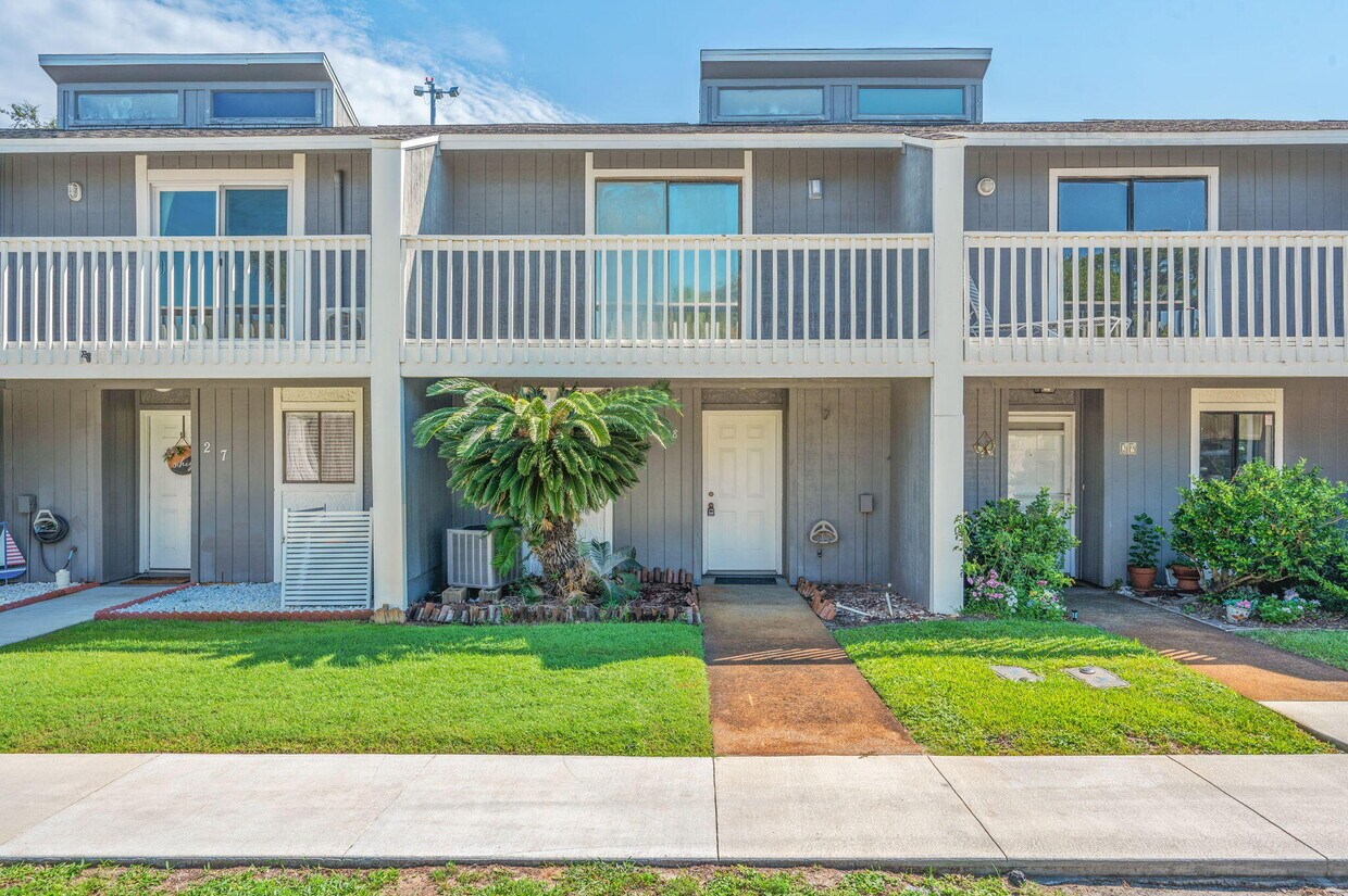 Foto principal - 28 Court Dr
