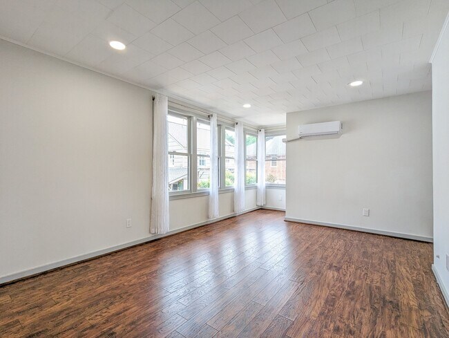 Foto del edificio - 2306 Addison Rd