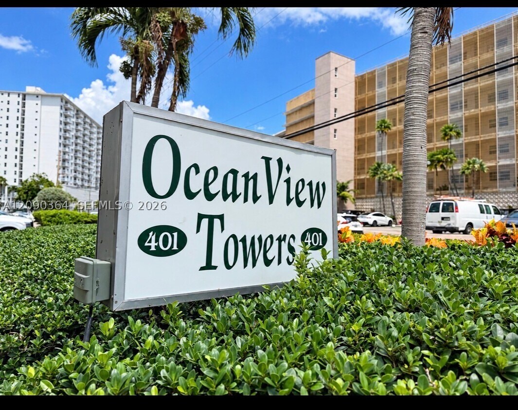 Foto del edificio - 401 Golden Isles Dr
